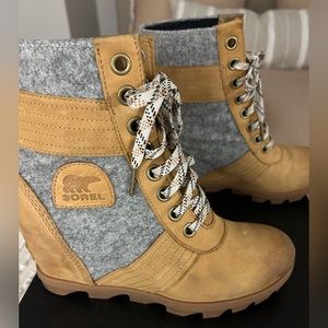 Sorel Lexie Wedge Boots - Size 8.5